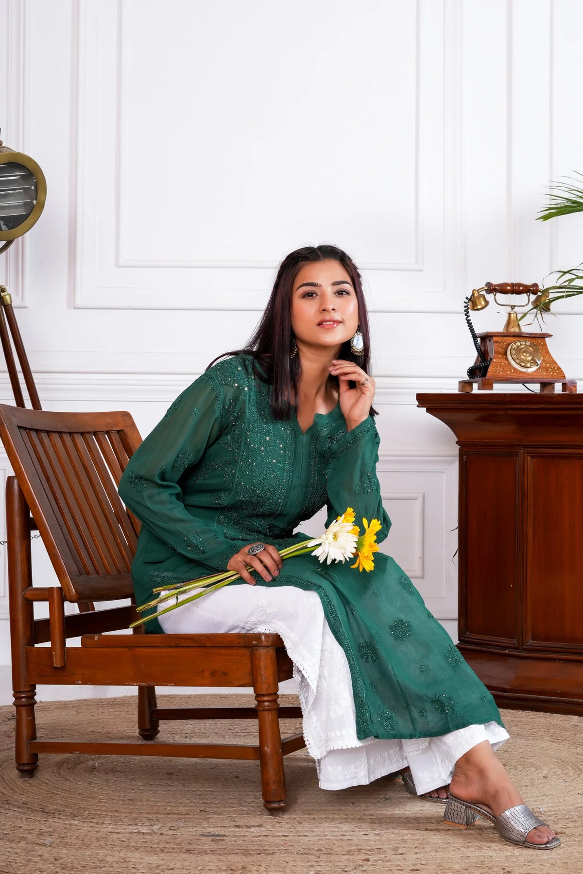 Jashn Viscose Mukaish Chikankari Kurta – Green