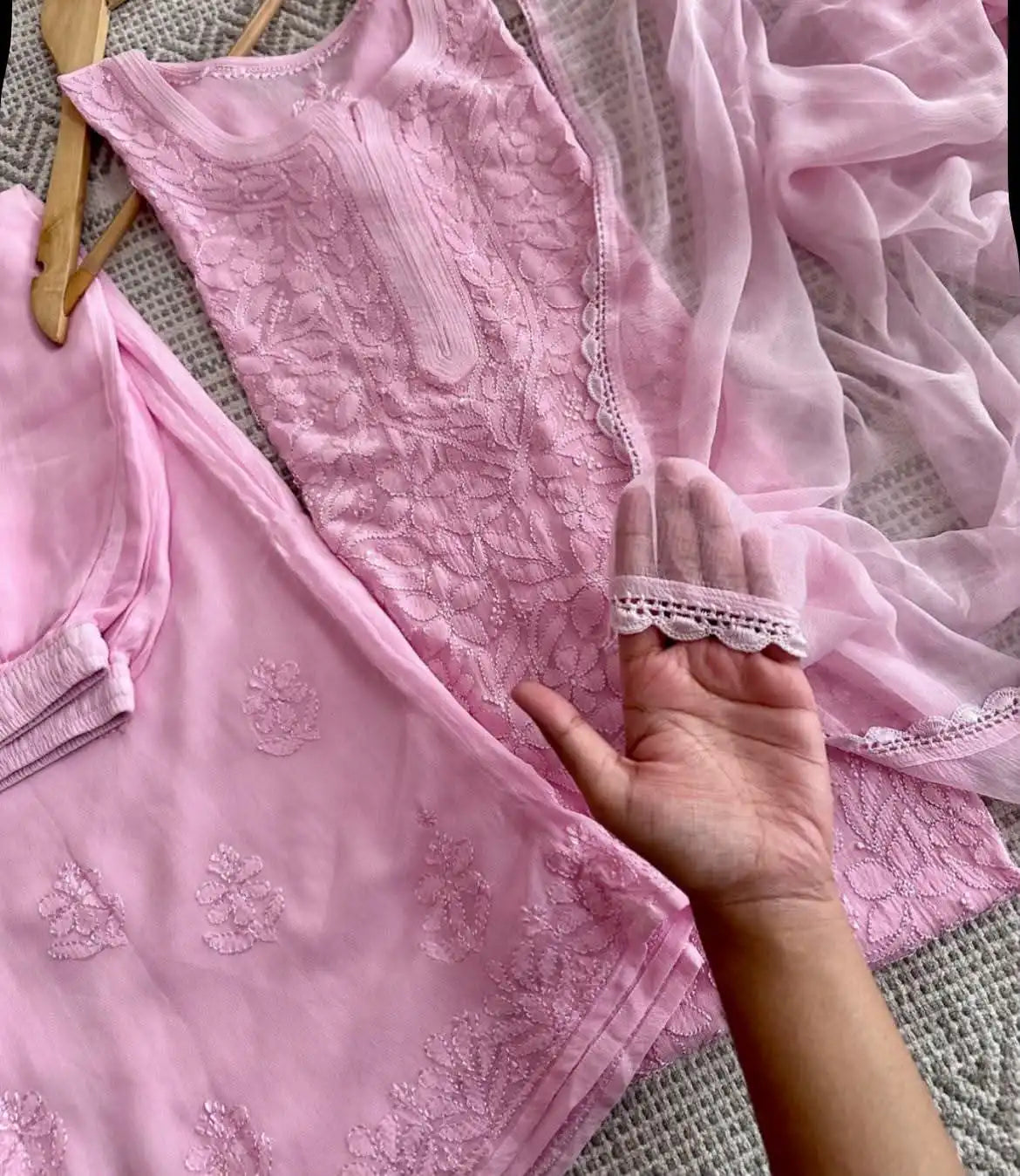 Surat E Libaz - Neutral Rose