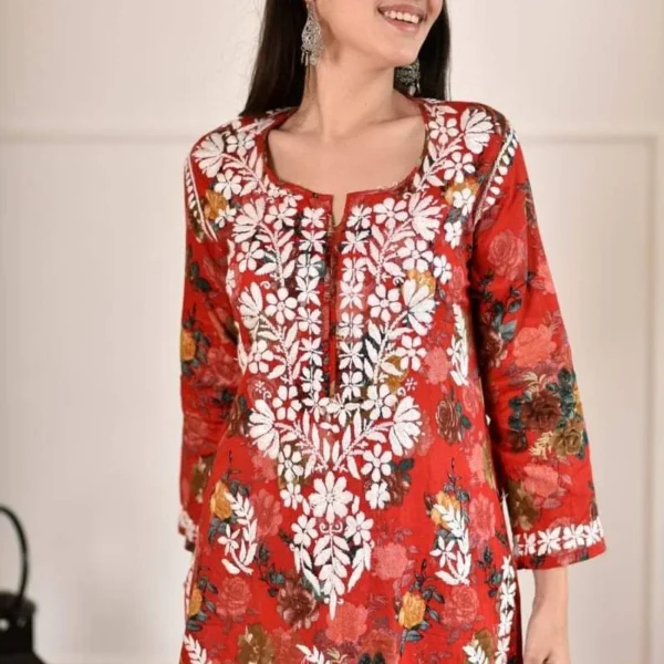 Sara Kurti Red