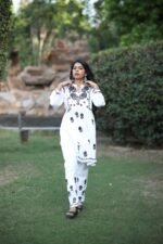 Hansni White Chikankari Set - Image 2