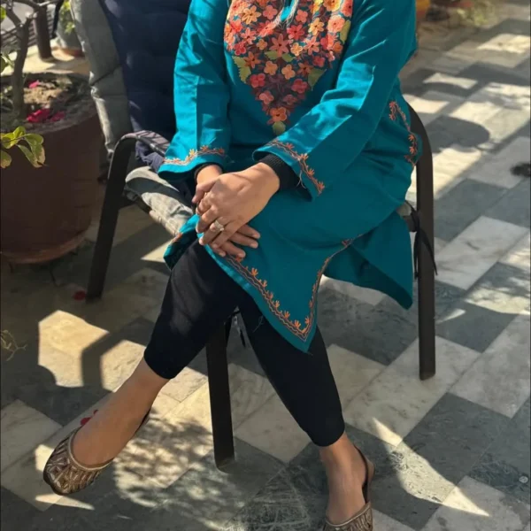 Surkh Kashmiri Woolen Phiran - Sky Blue